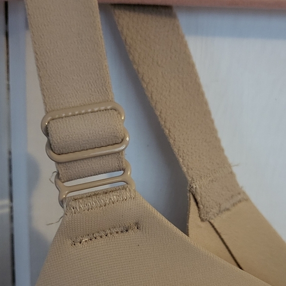 Totally Smooth Lightly Lined Full Coverage Bra - Picture 3 of 14